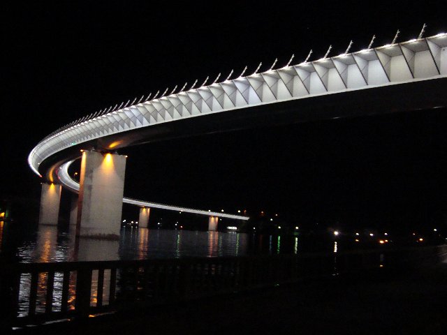 ハイヤ大橋